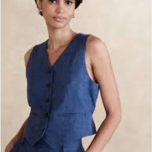 Banana Republic brand new Blue linen blend Sleeveless vest size 2